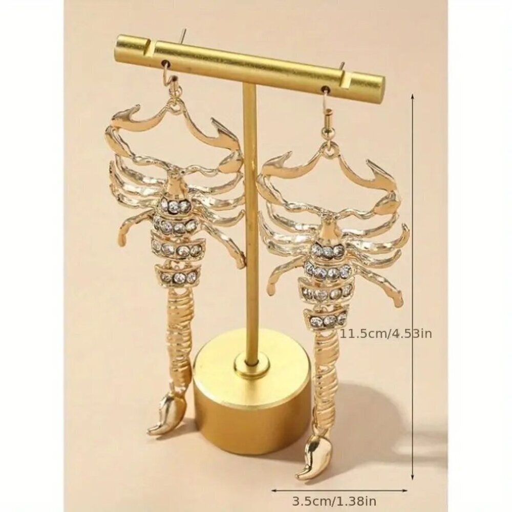 Scorpion Design Shiny Rhinestone Earrings (Color: Golden) - Picture 4 of 4